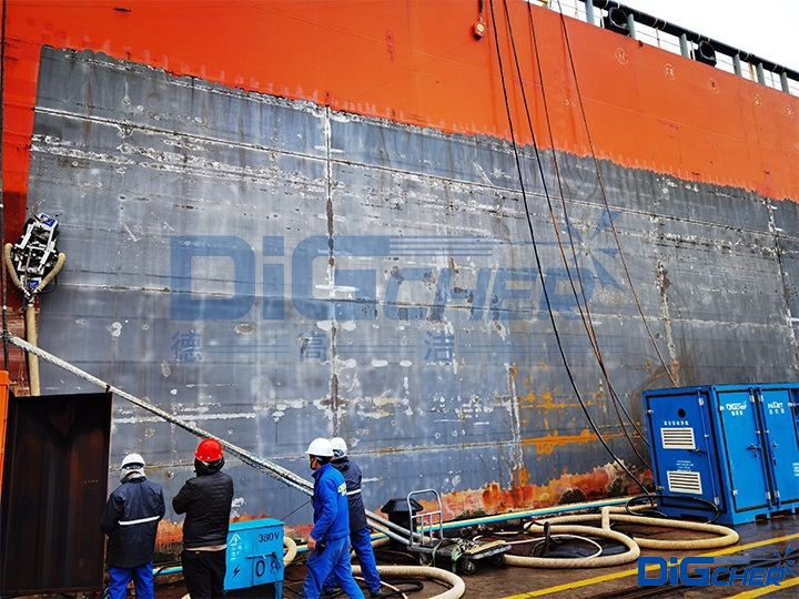 CR4D船舶除銹爬壁機器人作業(yè)